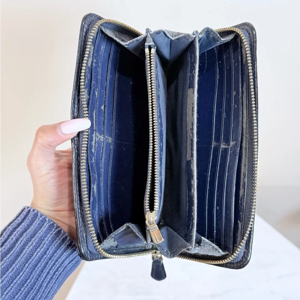 🔥Coach Black Leather Zip Wallet with Turn-Lock Accent Fair Condition 🔥